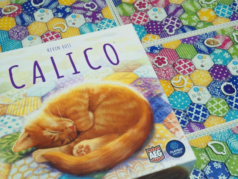 Calico, el juego de gatos entre retales de tela
