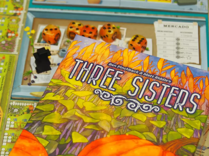 Three Sisters, un roll and write en el campo
