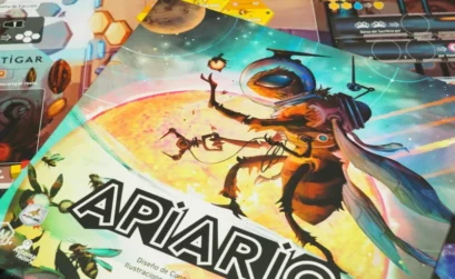 Apiario: un euogame de abejas y supervivencia espacial